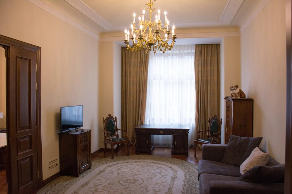 British Club Lviv Hotel Exterior foto