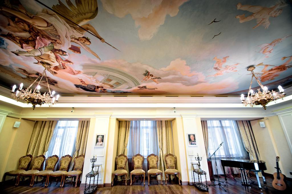 British Club Lviv Hotel Exterior foto