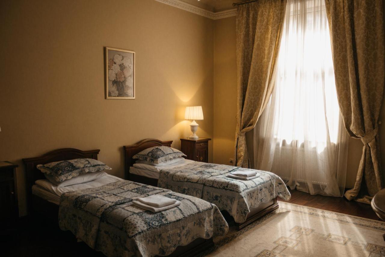 British Club Lviv Hotel Exterior foto